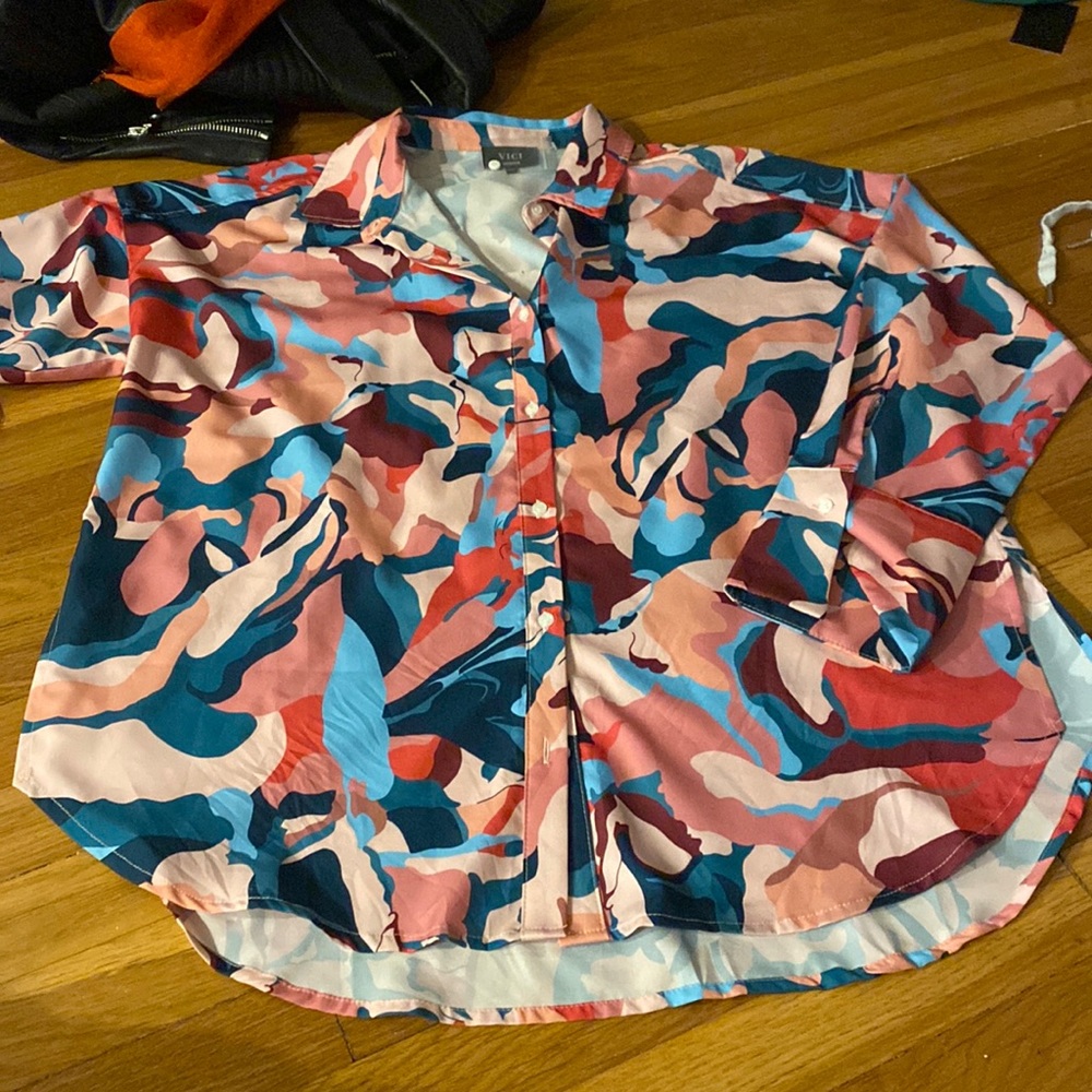 Women’s dress shirt button up like new